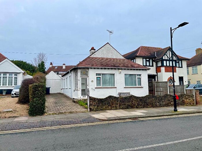 3 Bedroom Detached Bungalow For Sale In Western Road, Leigh-On-Sea, Essex, SS9