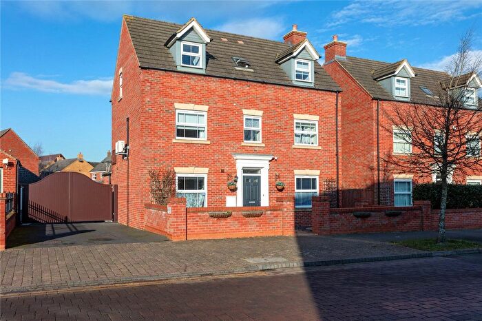 5 Bedroom Detached House To Rent In Ashmead Road, Bedford, Bedfordshire, MK41