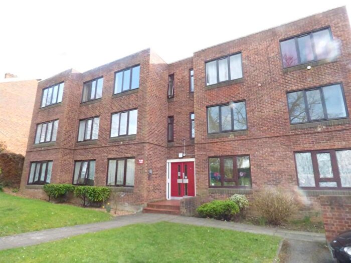 1 Bedroom Flat To Rent In Glenhurst, Foxgrove Road, Beckenham, Kent, BR3