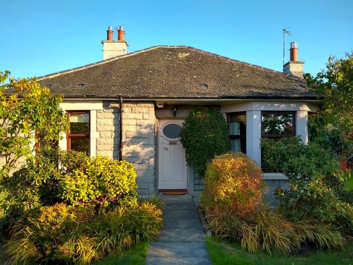 4 Bedroom Detached Bungalow To Rent In March Road, Edinburgh, Midlothian, EH4