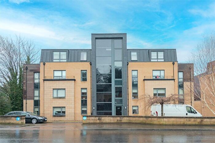 3 Bedroom Apartment To Rent In Millbrae Road, Glasgow, G42