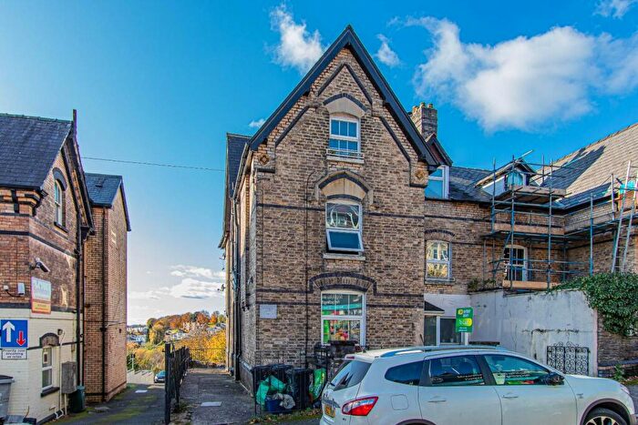 2 Bedroom Flat To Rent In Stow Park Avenue, Newport, NP20
