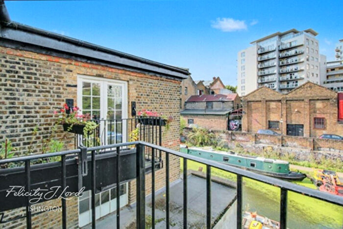 2 Bedroom Apartment To Rent In Branch Place, London, N1