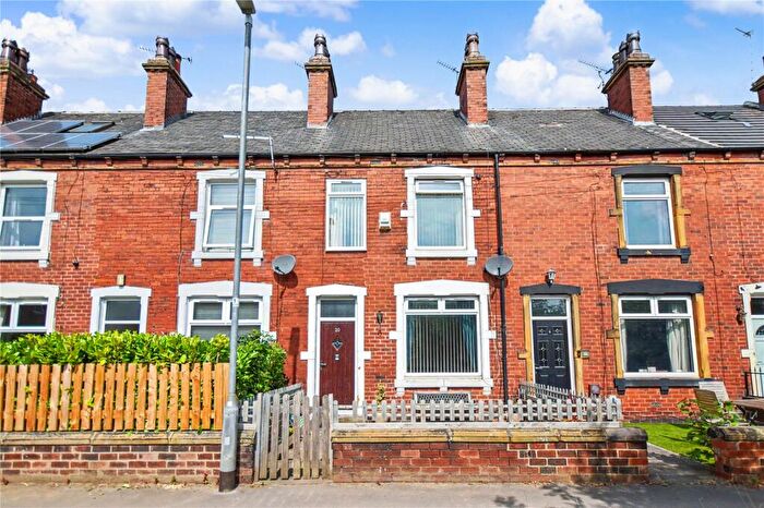 3 Bedroom Terraced House For Sale In Moss Lea, Churwell, Morley, Leeds, LS27