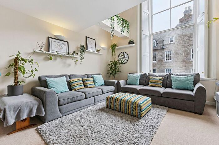 1 Bedroom Flat For Sale In George Street, Perth, PH1
