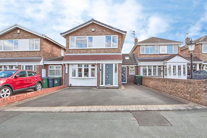 3 Bedroom Link Detached House For Sale In Myrtle Terrace, Tipton, DY4