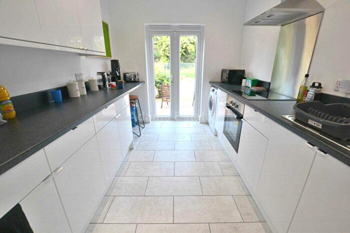 4 Bedroom Terraced House To Rent In Liverpool Road, Reading, RG1