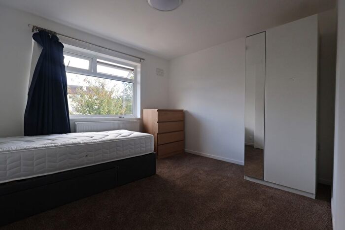 5 Bedroom Semi-Detached House To Rent In Barns Road, Oxford, Oxfordshire, OX4