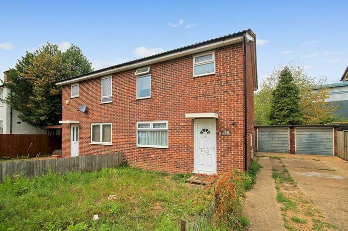 3 Bedroom Semi-Detached House To Rent In Hill Rise, Greenford, UB6