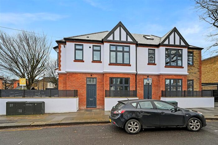 1 Bedroom Flat To Rent In Hereford Road, London, W3