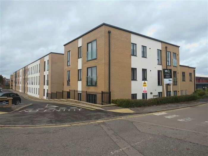 2 Bedroom Apartment To Rent In Angus Court, Thame, OX9