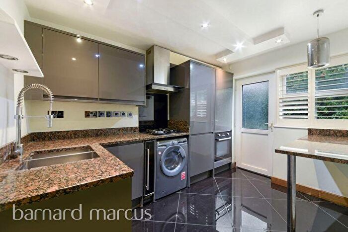 2 Bedroom Maisonette To Rent In Stanley Park Road, SM6