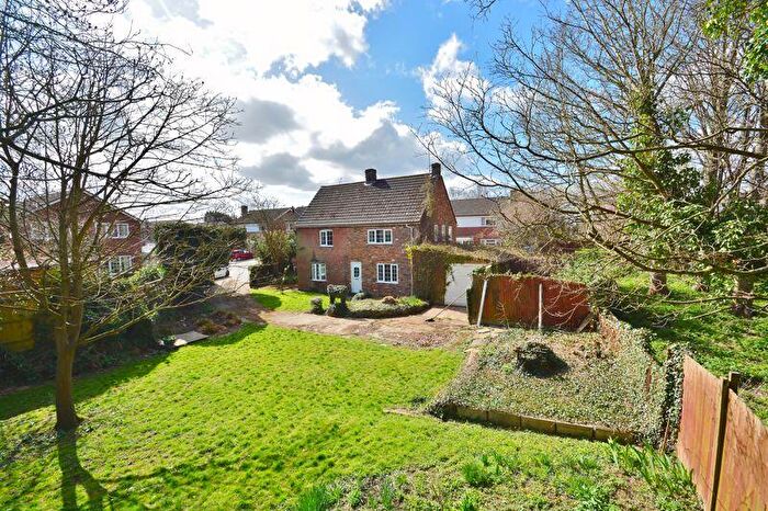 4 Bedroom Detached House For Sale In Orchard Close, Longwick, HP27