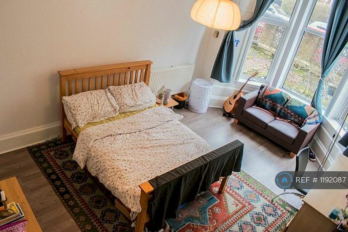 2 Bedroom Flat To Rent In Lawrence Street, Glasgow, G11