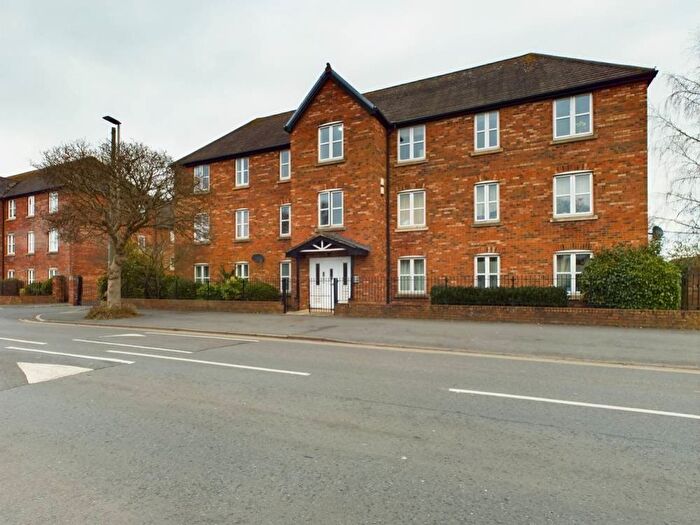 2 Bedroom Flat To Rent In Vestry Gardens, Gloucester, GL4