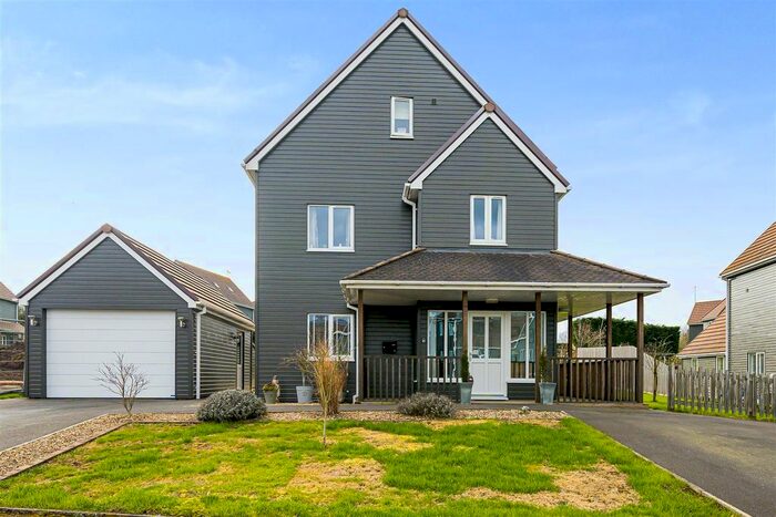 4 Bedroom Detached House For Sale In The Wiltshire Leisure Village, Vastern, Royal Wootton Bassett, SN4