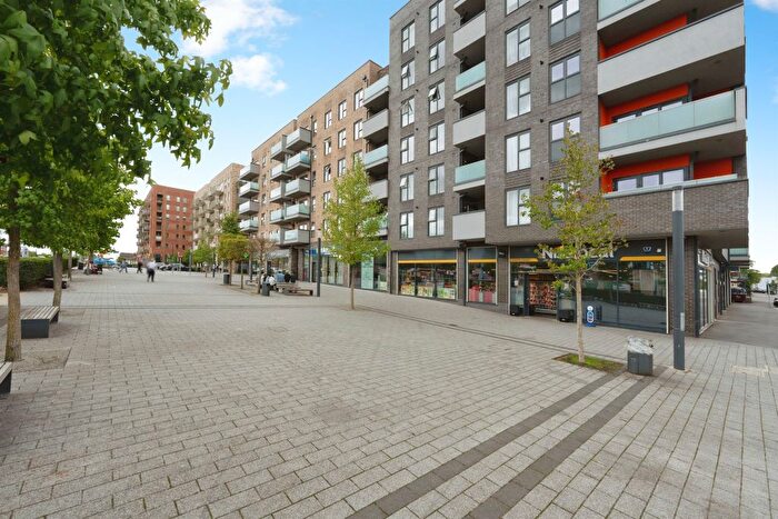 2 Bedroom Flat For Sale In Prestwick Road, Watford, WD19