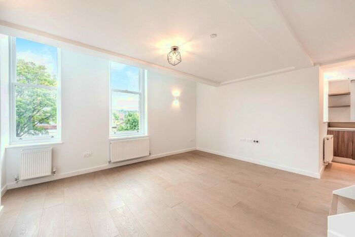 1 Bedroom Flat To Rent In Compayne Gardens, NW6