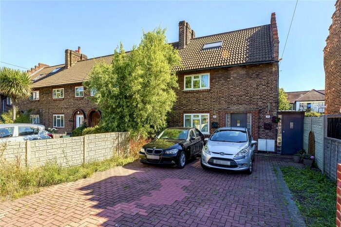 3 Bedroom Maisonette To Rent In Bakers End, Wimbledon SW20