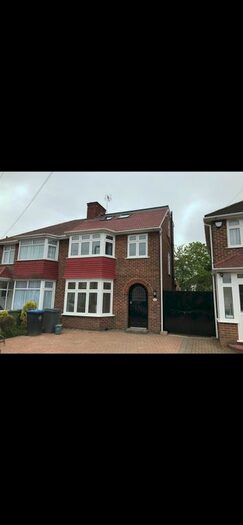 5 Bedroom Semi-Detached House To Rent In Tintern Avenue, London, NW9