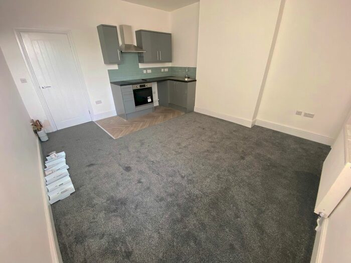 2 Bedroom Flat To Rent In Drummond Road, Ilkeston, DE7