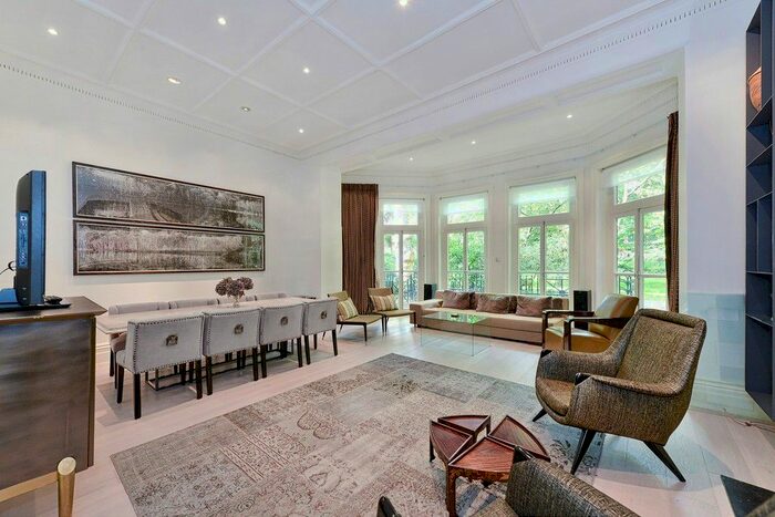 2 Bedroom Flat To Rent In Bramham Gardens, Earls Court SW5