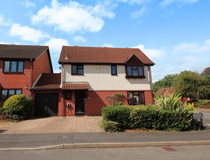 3 Bedroom Link Detached House For Sale In Beattie Rise, Hedge End, SO30