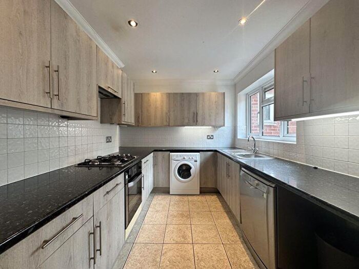 4 Bedroom Terraced House To Rent In Saunders Park View, Brighton, BN2