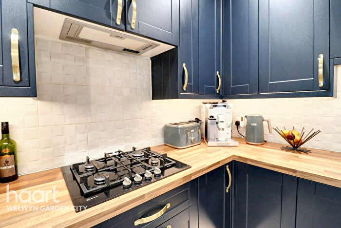 2 Bedroom Terraced House For Sale In Chelwood Avenue, Hatfield, AL10