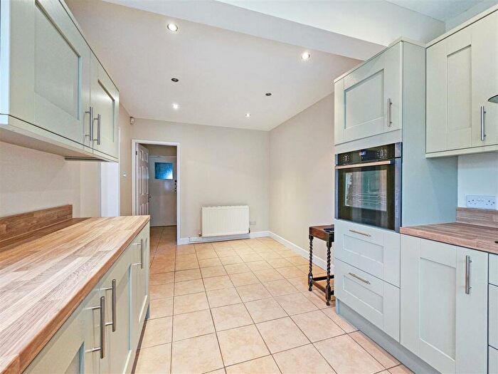 3 Bedroom Detached Bungalow For Sale In Longmoor Avenue, Lowdham, Nottingham, NG14