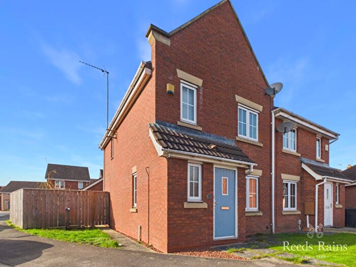 3 Bedroom Semi-Detached House For Sale In Rivelin Park, Kingswood, Hull, East Yorkshire, HU7