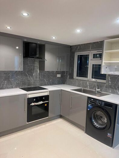 1 Bedroom Studio To Rent In West Way, Heston, Hounslow, TW5