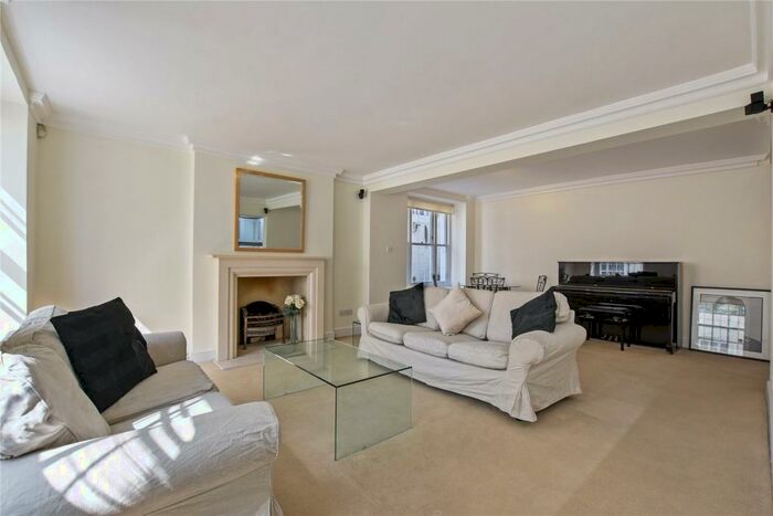 3 Bedroom Flat To Rent In Dorset Square, London, NW1