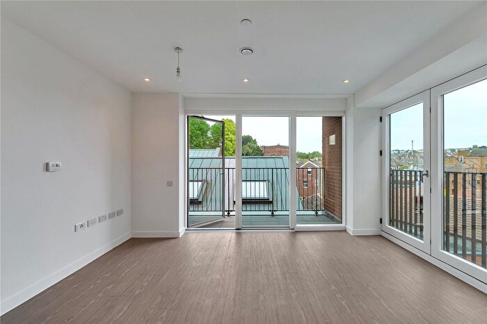 2 Bedroom Flat For Sale In Ashton Road, Bristol, Somerset, BS3