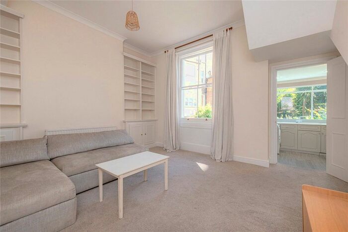 1 Bedroom Flat To Rent In Cornwall Crescent, London, W11