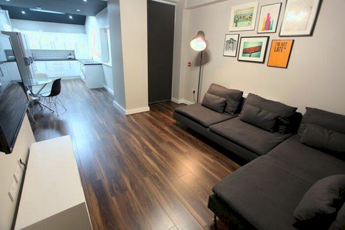 5 Bedroom Terraced House To Rent In Empress Road, L7