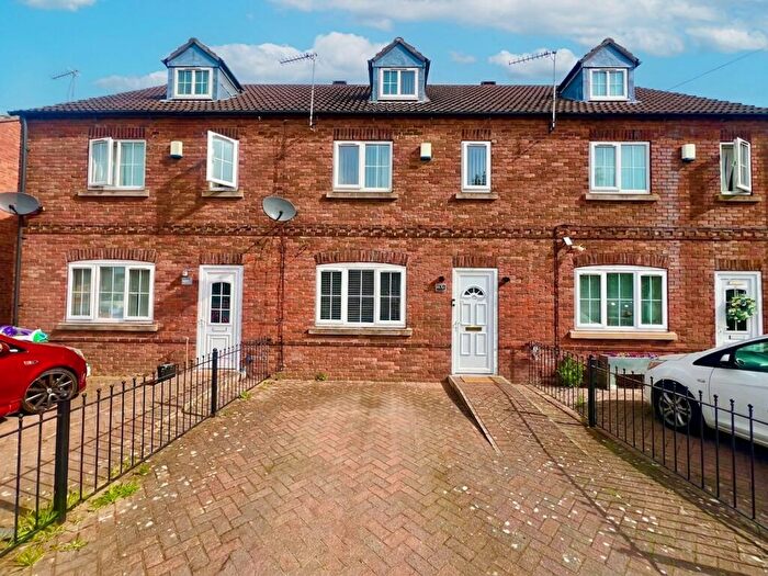 3 Bedroom Terraced House For Sale In Fir Tree Avenue, Auckley, DN9