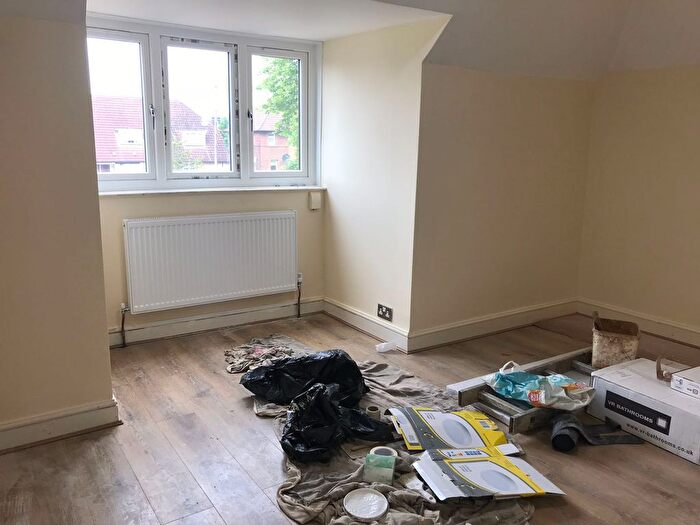 4 Bedroom Semi-Detached House To Rent In Dagenham, RM8