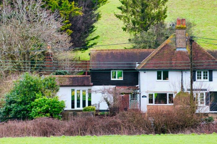3 Bedroom Cottage For Sale In Maplescombe Lane, Farningham, DA4