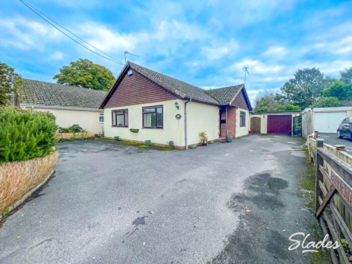 3 Bedroom Bungalow To Rent In Barfield, West Road, Bransgore, BH23