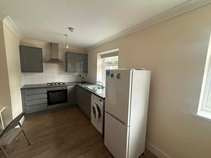 1 Bedroom Flat To Rent In Hermon Hill, London, E18