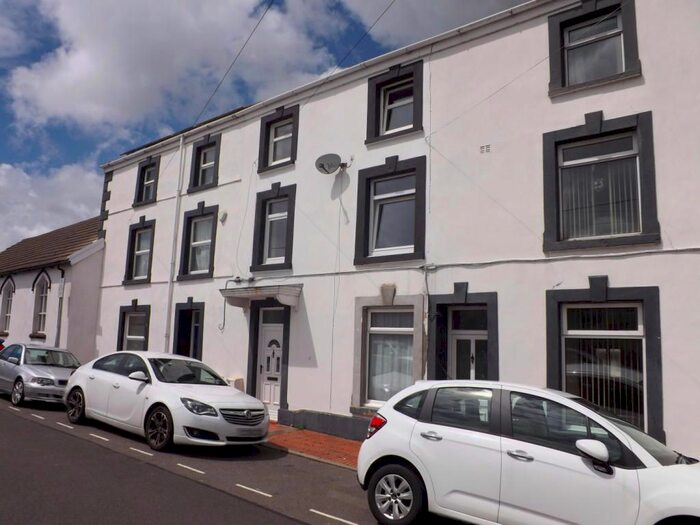 5 Bedroom Semi-Detached House To Rent In Swansea Road, Llangyfelach, Swansea, SA5