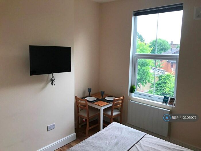 Studio To Rent In Tabley Road, London, N7