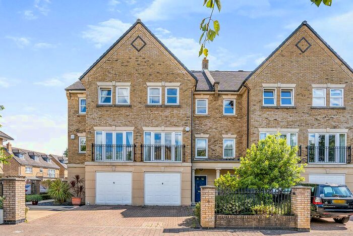 4 Bedroom Terraced House To Rent In Marshall Square, Southampton, Hampshire, SO15