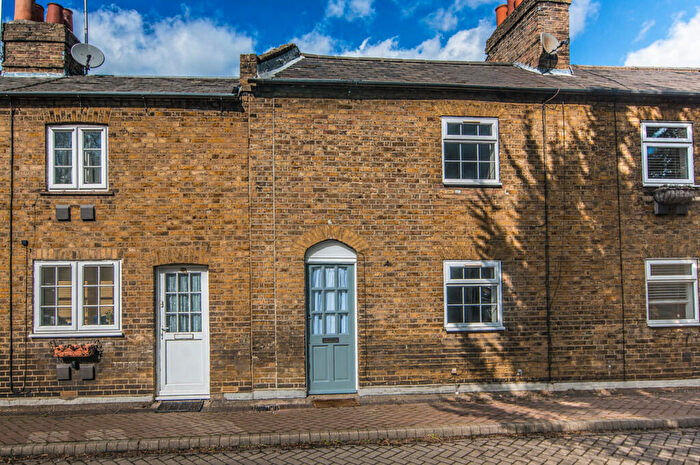 2 Bedroom Terraced House To Rent In Hertingfordbury Road, Hertford, SG14