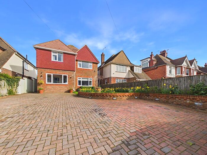 4 Bedroom Detached House For Sale In Southdown Road, Shoreham By Sea, BN43