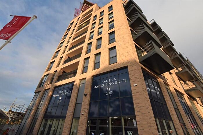 1 Bedroom Flat To Rent In Healum Avenue, Southall, UB2