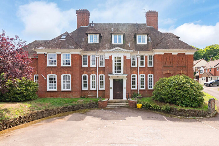 2 Bedroom Flat For Sale In St. Pauls Road West, Dorking, RH4