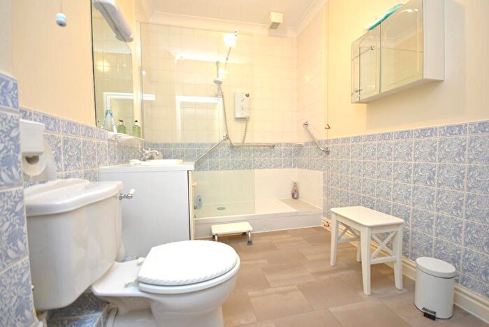 2 Bedroom Apartment For Sale In Station Road, Cheddar, BS27