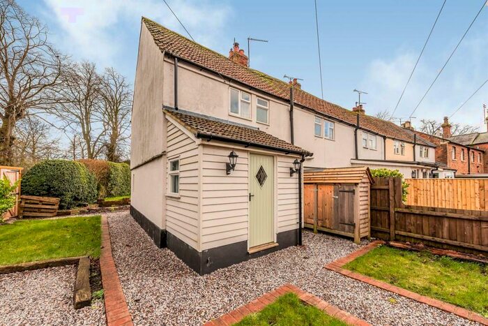 2 Bedroom Cottage To Rent In The Island, Devizes, SN10